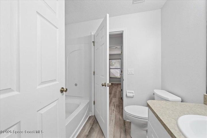 990 Luminary Circle 105, Melbourne, FL, 32901 photo 19