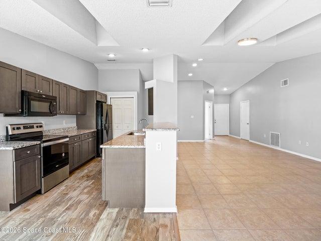 648 Munich Street NW, Palm Bay, FL, 32907 photo 5
