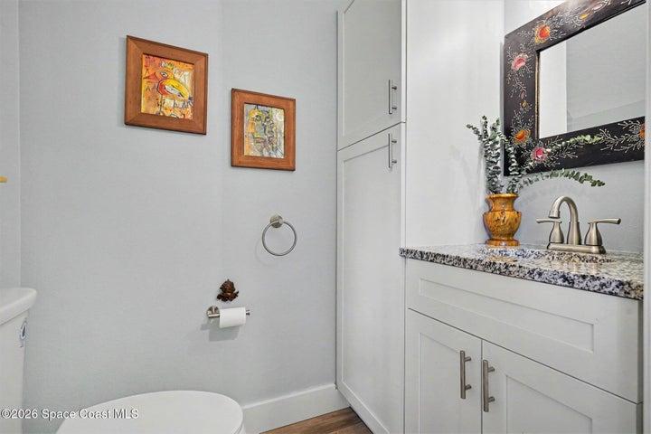 1/2 Bath