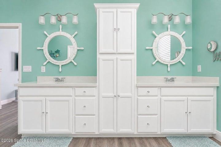 Primary vanity