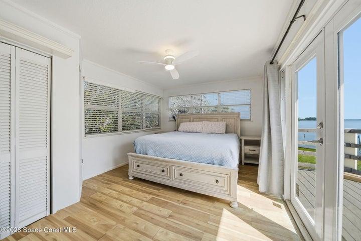 King size bed here