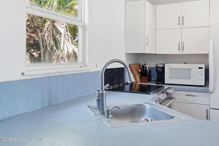 Countertop microwave