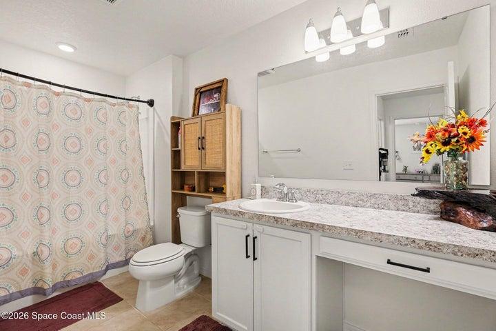 Upstairs Hall Bathroom