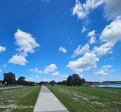 2 mile walking trail around lake