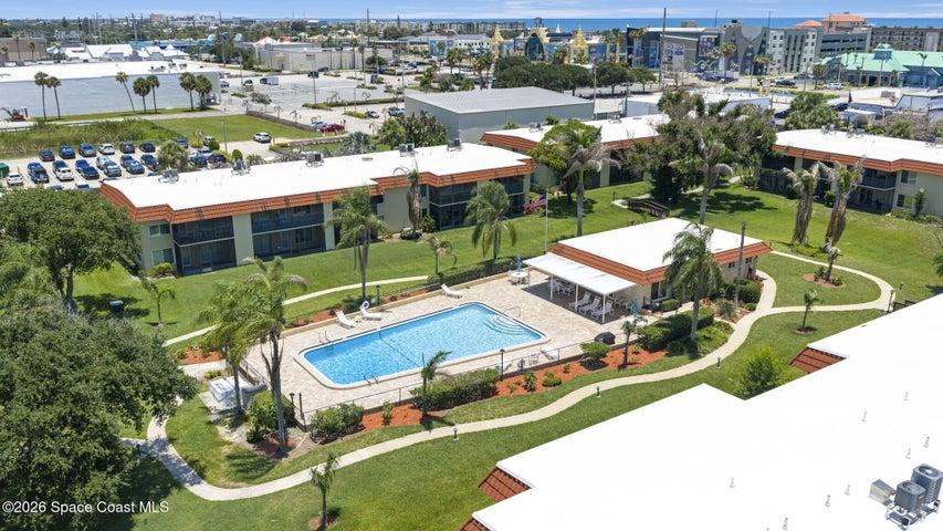 Pool and Clubhouse
