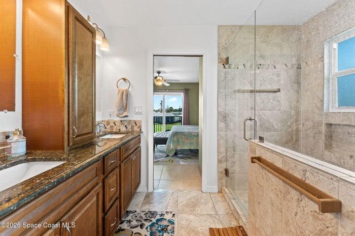 Primary bath