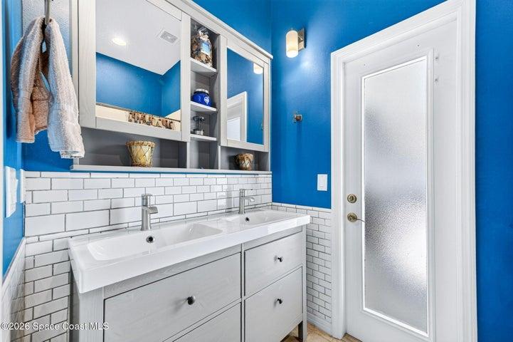 Guest Bathroom