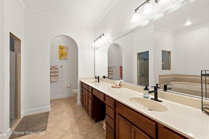 Dual Vanity