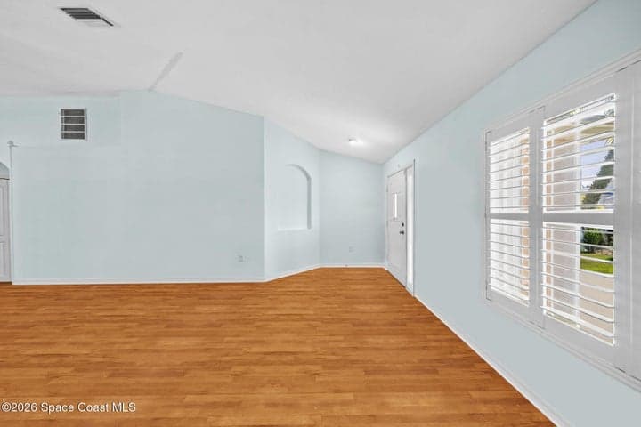 7895 Citrus Creek Dr - Living Room