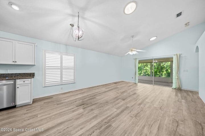 7895 Citrus Creek Dr - Breakfast Nook/Family Room