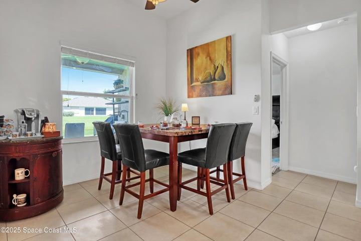 Breakfast nook