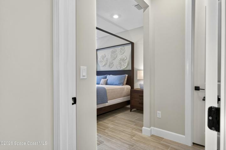 SPLIT FLOOR PLAN - BEDROOM SUITE