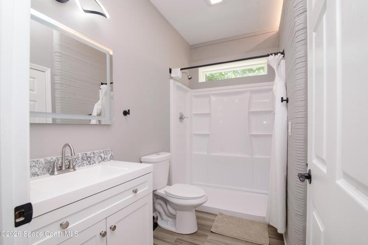 Fourth bathroom