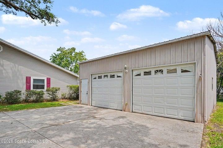 Detached 2 Car Garage and Workshop