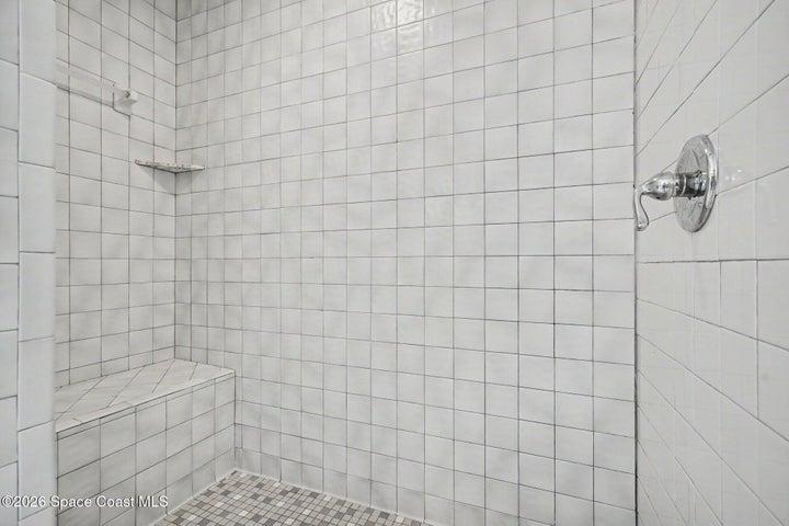 Large Primary Shower