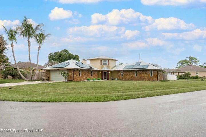 1091 SE Spinnaker Avenue, Port St. Lucie