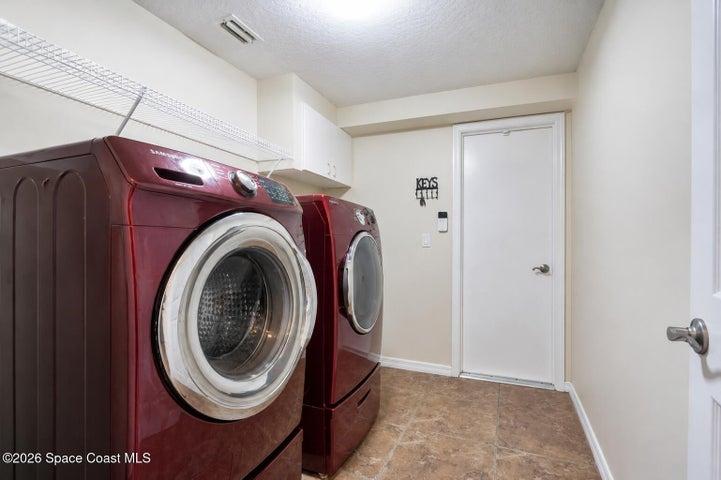 Spacious laundry area