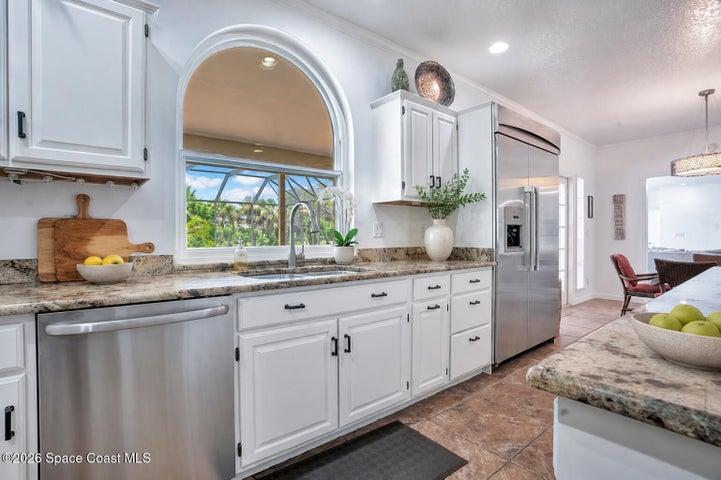 Popular White Cabinets