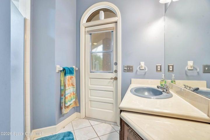 Guest Bath off Pool