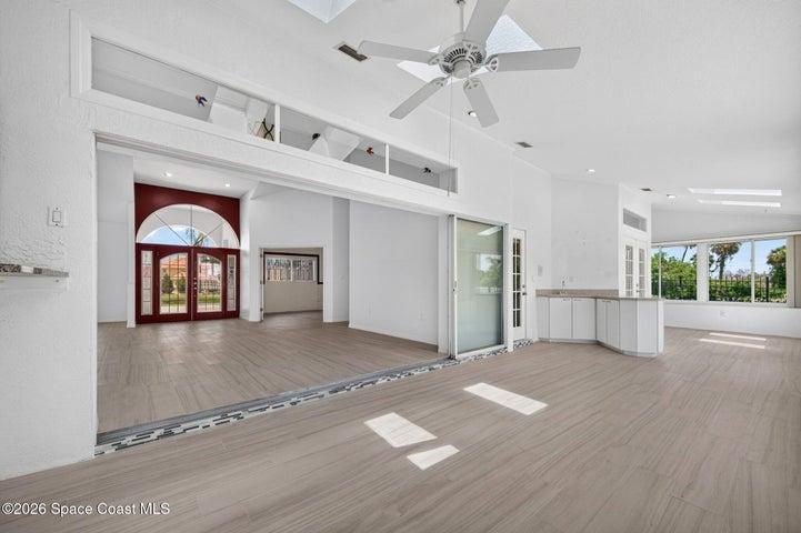 Pocket Sliding Glass door between Formal and Florida Room