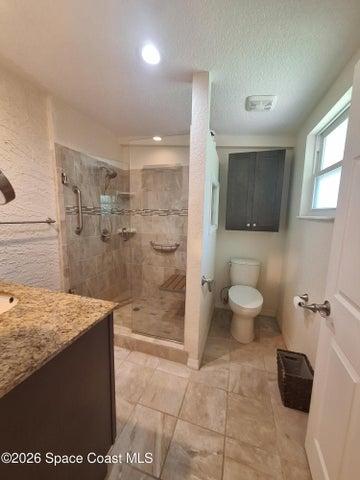 Inlaq suite bath
