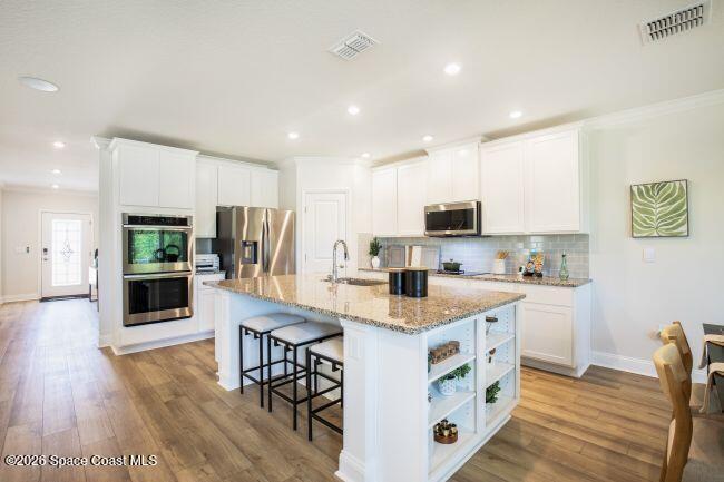 Model home - actual features may vary.