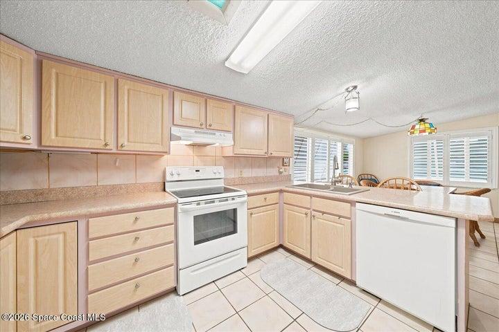 241 Avenida Central, Indialantic, FL, 32903 photo 4