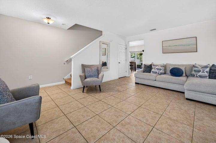Easy access to the Family, Dining and kitchen