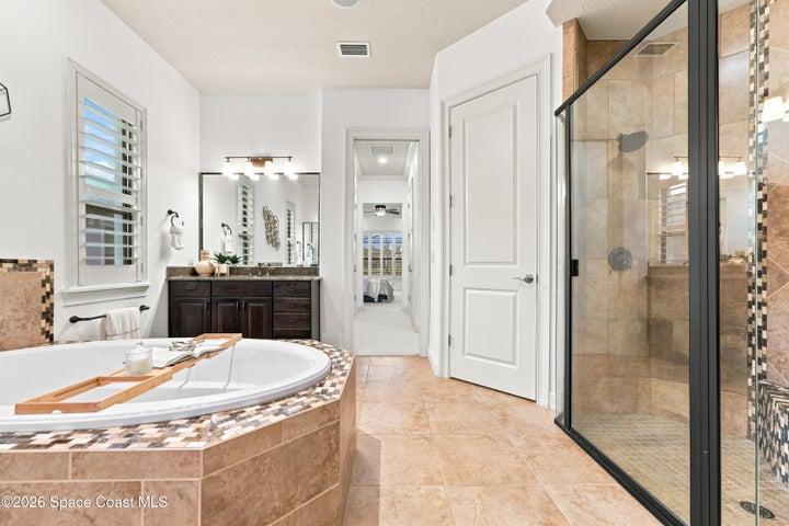 Beautiful tiled Walk in Shower