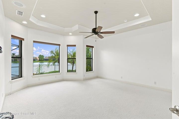 Large Guest bedroom 3