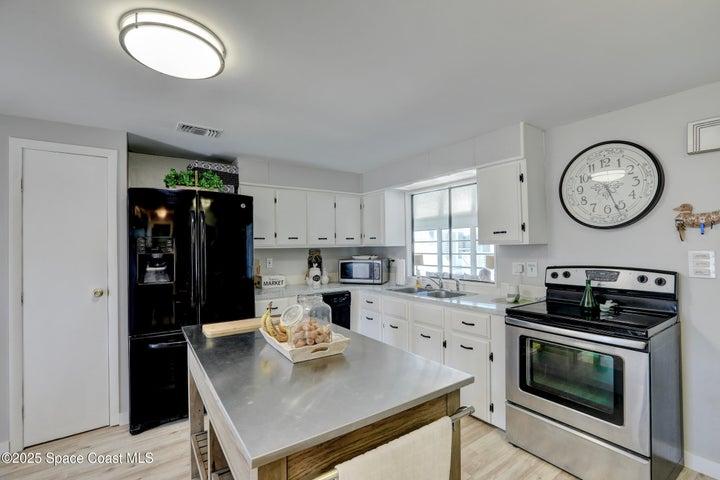 7622 Great Bear Lake Drive 30, Micco, FL, 32976 photo 15