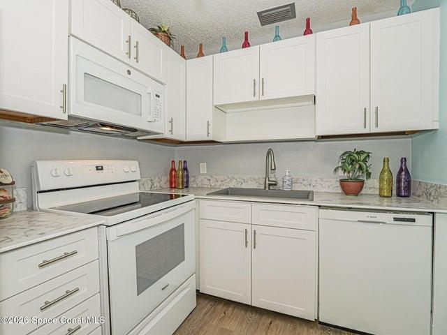 28 Vista Gardens Trail 105, Vero Beach, FL, 32962 photo 11