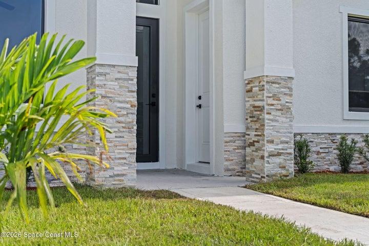Private entrance to in-law suite