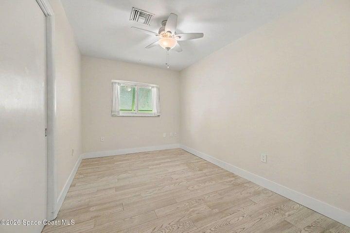 Middle Bedroom