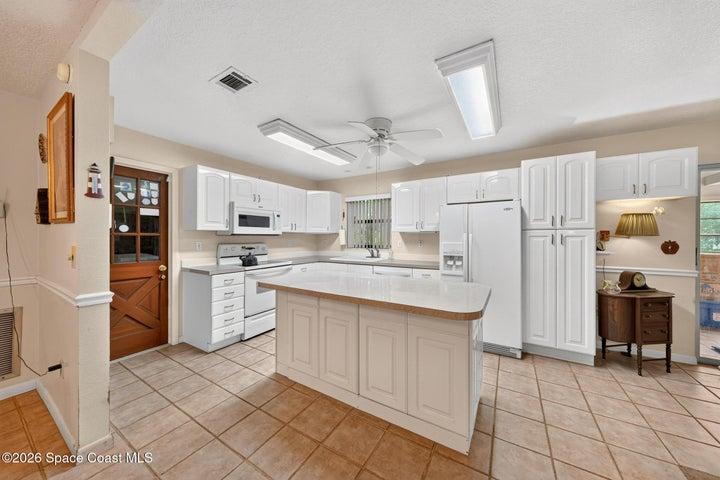 1607 Eden Court, Titusville, FL, 32796 photo 10