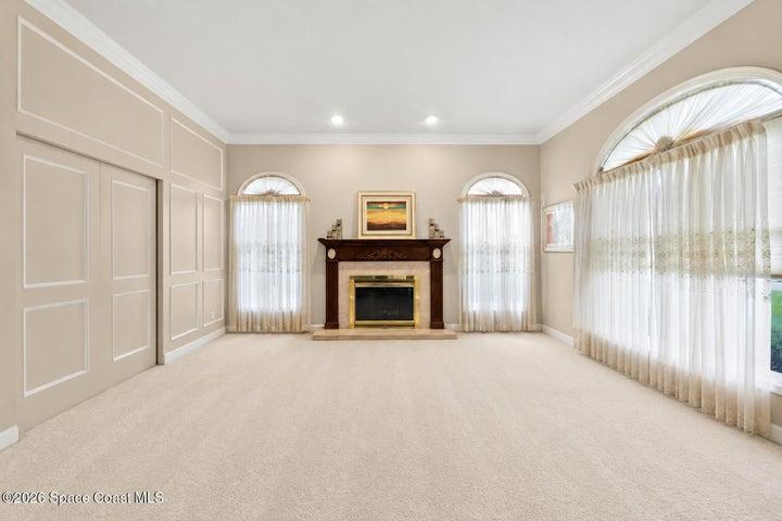 Living rm - or open doors-great room
