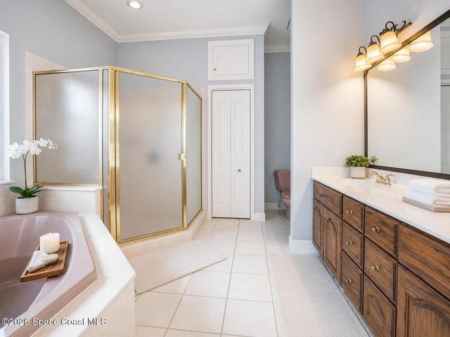 Primary - Tub & Sep Shower