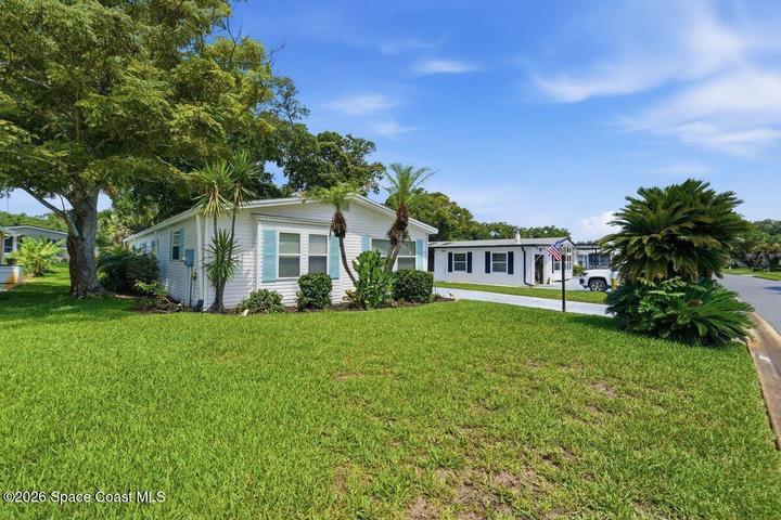 304 Portside Lane, Edgewater, FL, 32141 photo 4
