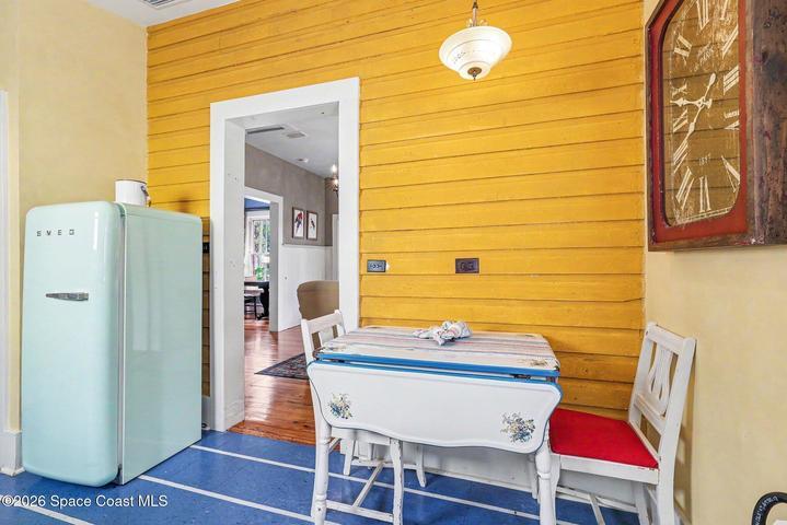 Cottage Breakfast Nook
