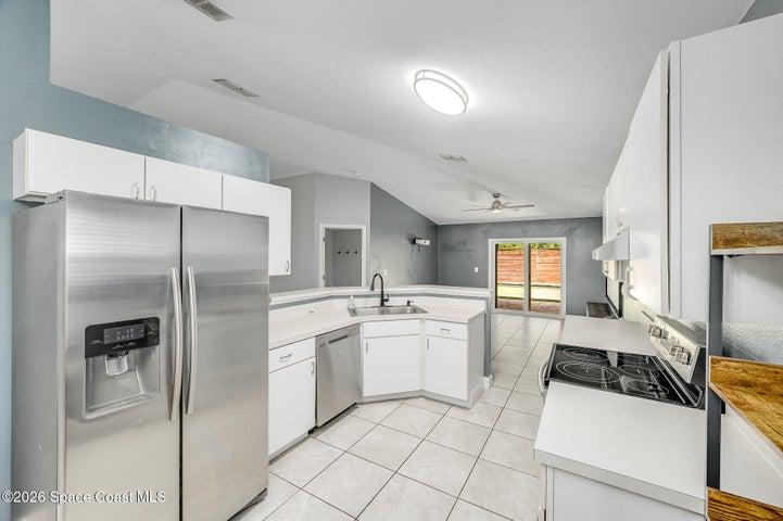 1664 Vista Lake Circle, Melbourne, FL, 32904 photo 4