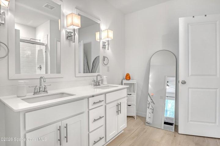 Owner's suite double vanity