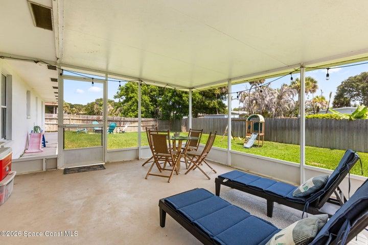 Outdoor screened patio