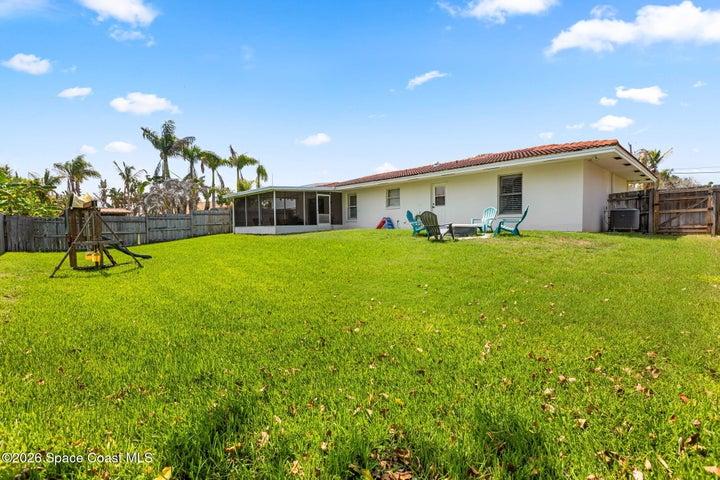 Large rear yard