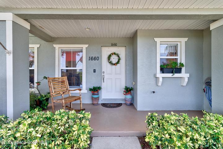 1660 Pointe W Way, Vero Beach