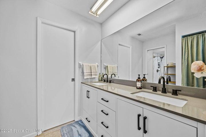 Private Bath to 3rd Bed