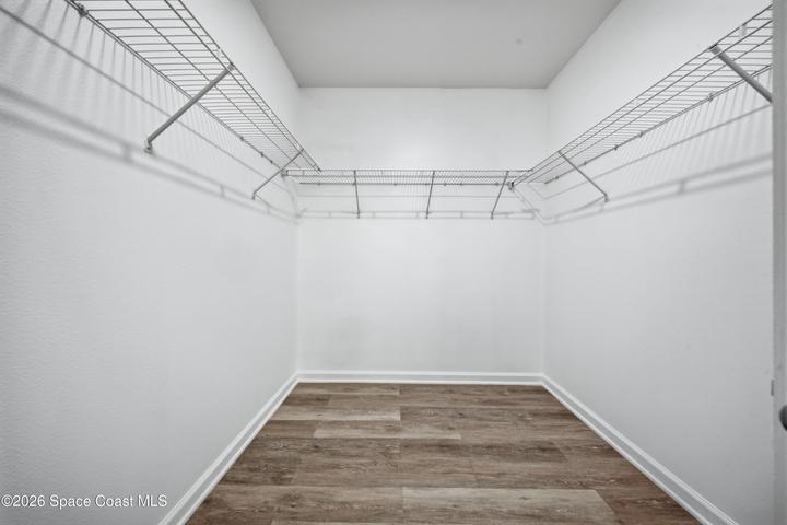 Walking Closet