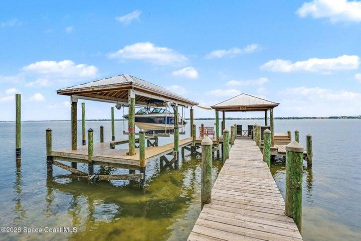 WELCOME to the GOOD LIFE! 133 Water Frontage!
