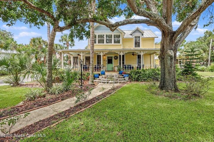 Riverfront Victorian
