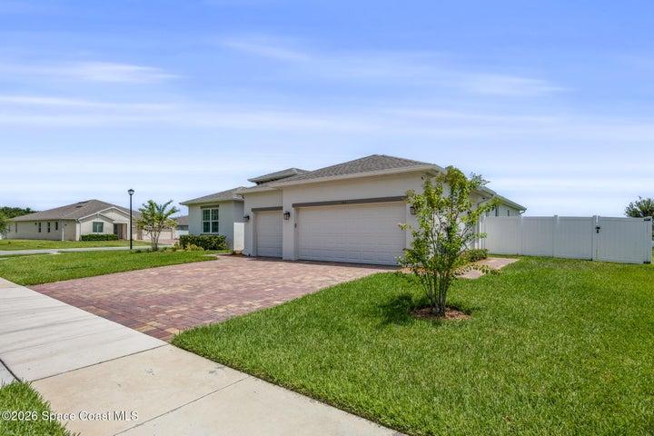 195 Loymer Circle, Merritt Island, FL, 32953 photo 4
