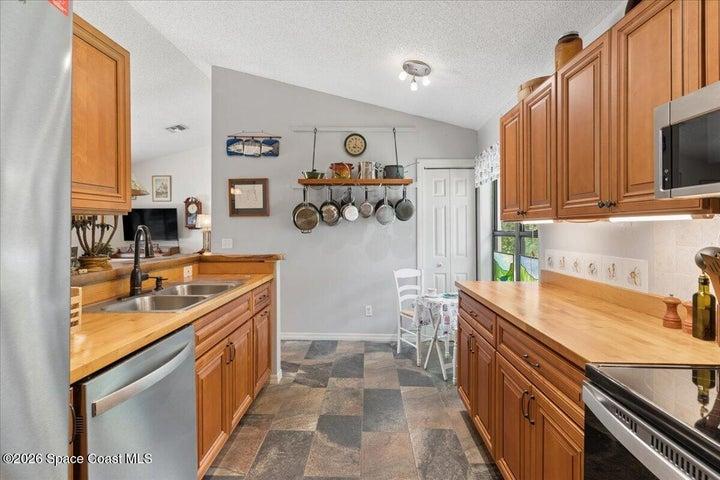 6287 N Mirror Lake Drive, Sebastian, FL, 32958 photo 5